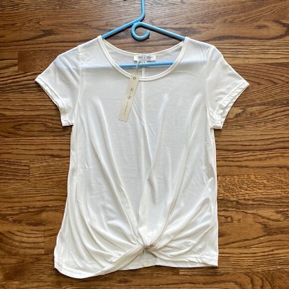 NWT White Top - Picture 6 of 9